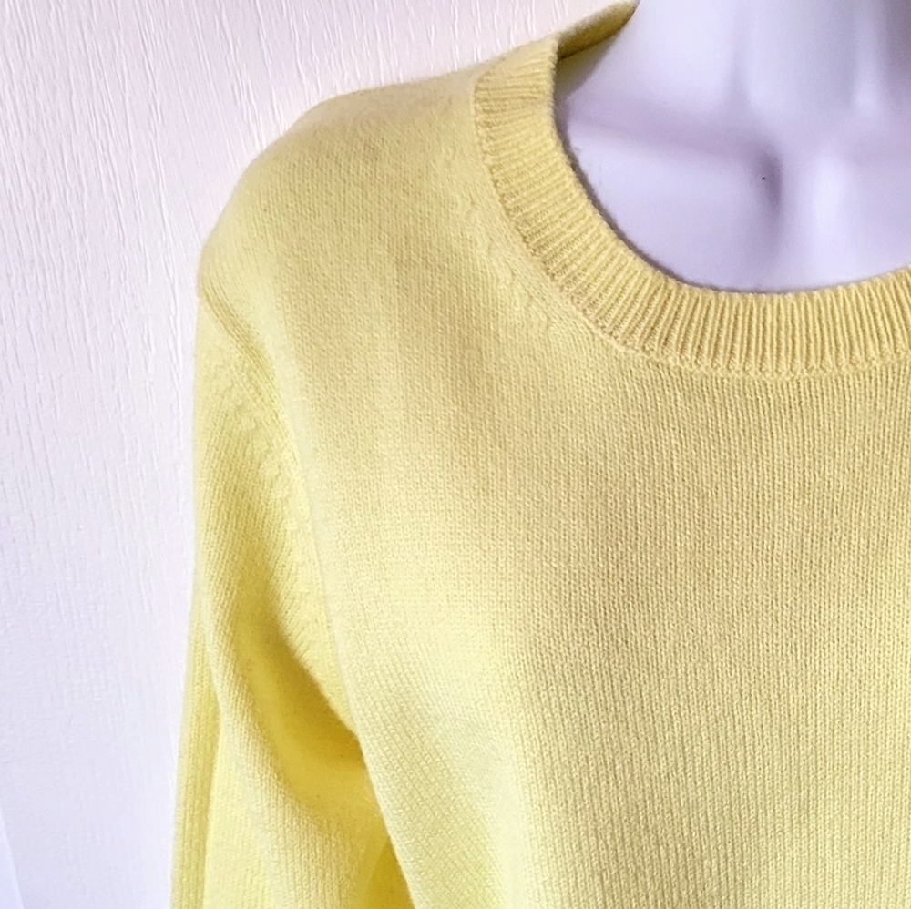 Banana Republic Crewneck Sweater Yellow Size Large - Picture 3 of 5